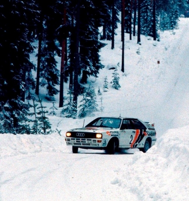 Per Eklund - Dave Whittock
34º International Swedish Rally 1984. Audi Quattro A2 (IN-NN 17). Clasificado 3º.

Del 10 al 12 de Febrero, Karlstad.
Superficie: nieve - hielo.

El Rally tenia un total de 1703.00 km de los que 447.70 km divididos en 27 tramos eran especiales.

Tomaron la salida 66 equipos, finalizaron 41.@
Palabras clave: ;Audi;Quattro;Grupo_B;Suecia;1984;Nieve