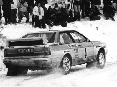 Hannu Mikkola - Arne Hertz
52º Rallye Automobile de Monte-Carlo 1984. Audi Quattro A2 (IN-NV 83). Clasificado 3º.

Del 21 al 27 de Enero, Monte-Carlo.
Superficie: asfalto - nieve.

El Rally tenia un total de 3328.90 km de los que 753.20 km divididos en 30 tramos eran especiales, (4 de ellas fueron cancxeladas SS3 St Jean en Royans de 39 Km, SS11 Les Savoyons - Sigoyer de 32 Km, SS12 Pont sur Barrage du Sautet de 18,40 Km, SS13 Chateau d'Ancelle - La Batie Neuve de 11,20 Km).

Se inscribieron 222 equipos, tomaron la salida 209, finalizaron 120.@
Palabras clave: Hannu_Olavi_Mikkola;Arne_Hertz;Audi;Quattro;Montecarlo;1984;nieve