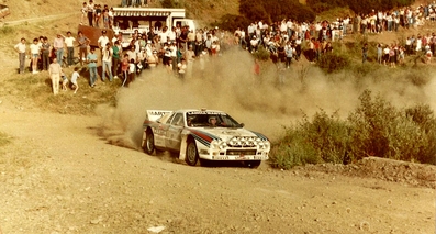 Attilio Bettega - Sergio Cresto
31º Rothmans Acropolis Rally 1984. Lancia Rally 037 (TO W67774). Clasificado 4º.

Del 26 al 31 de Mayo, Atenas, Grecia.
Superficie: tierra.

El Rally tení­a un total de 2265 km, de los que 796.62 km divididos en 47 tramos eran especiales.

Tomaron la salida 104 equipos, finalizaron 32.@
Palabras clave: ;Lancia;Rally;Grupo_B;Acropolis;Grecia;1984;Sergio_Cresto