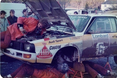 Asistencia del Equipo Audi Sport en el 33º Lombard RAC Rally 1984
En el Audi Sport Quattro S1 (IN-NT 2, de Michèle Mouton - Fabrizia Pons, clasificada 4ª.

Del 25 al 29 de Noviembre, Chester, Cheshire, Inglaterra, Reino Unido.
Superficie: tierra.

El Rally tenia un total de 3232.00 km de los que 868.54 km divididos en 56 tramos eran especiales.

Se inscribieron 124 equipos, tomaron la salida 119, finalizaron 52.@
Palabras clave: Michele_Mouton;Audi;Sport;Quattro;Gran_Bretaña;Grupo_B;1984;RAC_Rally;Asistencias