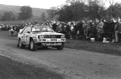 Michèle Mouton - Fabrizia Pons
33º Lombard RAC Rally 1984. Audi Sport Quattro S1 (IN-NT 2). Clasificada 4ª.
Audi Sport

Del 25 al 29 de Noviembre, Chester, Cheshire, Inglaterra, Reino Unido.
Superficie: tierra.

El Rally tenia un total de 3232.00 km de los que 868.54 km divididos en 56 tramos eran especiales.

Se inscribieron 124 equipos, tomaron la salida 119, finalizaron 52.@
Palabras clave: Michele_Mouton;Audi;Sport;Quattro;Gran_Bretaña;Grupo_B;1984;RAC_Rally