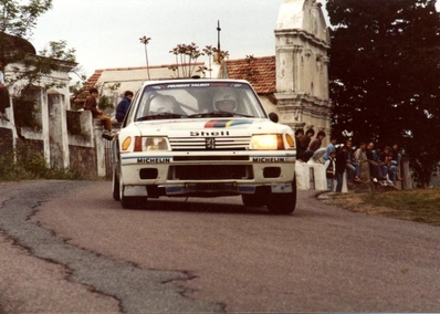 Jean-Pierre Nicolas - Charley Pasquier
28º Tour de Corse - Rallye de France 1984. Peugeot 205 Turbo 16 (697 EXC 75). Clasificado 4º.

Debut del Peugeot 205 Turbo 16 en el Mundial de Rallys.

Del 3 al 5 de Mayo, Ajaccio, Córcega, Francia.
Superficie: asfalto.

El Rally tenia un total de 1618 km de los que 1130.9 km divididos en 30 tramos eran especiales.

Se inscribieron 158 equipos, tomaron la salida 155, finalizaron 57.@
Palabras clave: ;Peugeot;Turbo;Grupo_B;Corcega;1984;Debut;Corse