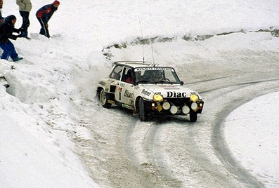 Jean-Luc Thérier - Michel Vial
52º Rallye Automobile de Monte-Carlo 1984. Renault 5 Turbo Tour de Corse (21 QV 28). Clasificado 4º.

Del 21 al 27 de Enero, Monte-Carlo.
Superficie: asfalto - nieve.

El Rally tenia un total de 3328.90 km de los que 753.20 km divididos en 30 tramos eran especiales, (4 de ellas fueron cancxeladas SS3 St Jean en Royans de 39 Km, SS11 Les Savoyons - Sigoyer de 32 Km, SS12 Pont sur Barrage du Sautet de 18,40 Km, SS13 Chateau d'Ancelle - La Batie Neuve de 11,20 Km).

Se inscribieron 222 equipos, tomaron la salida 209, finalizaron 120.

© Gerard Murris
@
Palabras clave: ;Renault;Turbo;Montecarlo;1984;nieve