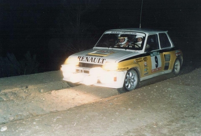 Jean Ragnotti - Pierre Thimonier
18º Rallye de Portugal - Vinho do Porto 1984. Renault 5 Turbo "Tour de Corse" (1465 XD 91). Clasificado 5º.

Del 6 al 10 de Marzo, Estoril, Portugal.
Superficie: asfalto - tierra.

El Rally tenia un total de 2400.00 km de los que 685.00 km divididos en 45 tramos eran especiales.

Tomaron la salida 70 equipos, finalizaron 20.@
Palabras clave: ;Pierre_Thimonier;Renault;Turbo;Grupo_B;Portugal;1984