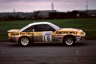 Russell Brookes - Mike Broad
33º Lombard RAC Rally 1984. Opel Manta 400 (WIA 9855). Clasificado 5º.

Del 25 al 29 de Noviembre, Chester, Cheshire, Inglaterra, Reino Unido.
Superficie: tierra.

El Rally tenia un total de 3232.00 km de los que 868.54 km divididos en 56 tramos eran especiales.

Se inscribieron 124 equipos, tomaron la salida 119, finalizaron 52.@
Palabras clave: ;Opel;Manta;Grupo_B;Gran_Bretaña;1984;RAC_Rally;Inglaterra