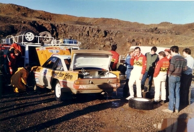 Asistencia del Equipo Andrews Heat for Hire en el 33º Lombard RAC Rally 1984
En el Opel Manta 400, (WIA 9855) de Russell Brookes - Mike Broad, clasificado 5º.

Del 25 al 29 de Noviembre, Chester, Cheshire, Inglaterra, Reino Unido.
Superficie: tierra.

El Rally tenia un total de 3232.00 km de los que 868.54 km divididos en 56 tramos eran especiales.

Se inscribieron 124 equipos, tomaron la salida 119, finalizaron 52.@
Palabras clave: ;Opel;Manta;Grupo_B;Gran_Bretaña;1984;RAC_Rally;Asistencias;Inglaterra