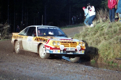 Russell Brookes - Mike Broad
33º Lombard RAC Rally 1984. Opel Manta 400 (WIA 9855). Clasificado 5º.

Del 25 al 29 de Noviembre, Chester, Cheshire, Inglaterra, Reino Unido.
Superficie: tierra.

El Rally tenia un total de 3232.00 km de los que 868.54 km divididos en 56 tramos eran especiales.

Se inscribieron 124 equipos, tomaron la salida 119, finalizaron 52.@
Palabras clave: ;Opel;Manta;Grupo_B;Gran_Bretaña;1984;RAC_Rally;Inglaterra