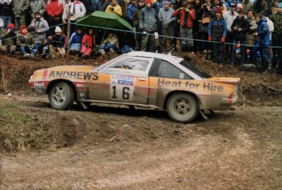 Russell Brookes - Mike Broad
33º Lombard RAC Rally 1984. Opel Manta 400 (WIA 9855). Clasificado 5º.

Del 25 al 29 de Noviembre, Chester, Cheshire, Inglaterra, Reino Unido.
Superficie: tierra.

El Rally tenia un total de 3232.00 km de los que 868.54 km divididos en 56 tramos eran especiales.

Se inscribieron 124 equipos, tomaron la salida 119, finalizaron 52.@
Palabras clave: ;Opel;Manta;Grupo_B;Gran_Bretaña;1984;RAC_Rally;Inglaterra