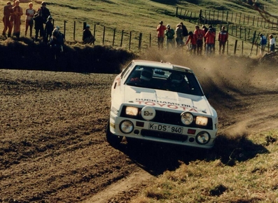 Bjorn Waldegard - Hans Thorszelius
14º Sanyo Rally de Nueva Zelanda 1984. Toyota celica Twincam Turbo (K-DS 940). Clasificado 5º.

Del 23 al 26 de Junio, Auckland, Nueva Zelanda.
Superficie: tierra.

El Rally tenia un total de 2626 km de los que 1044 km divididos en 45 tramos eran especiales.

Tomaron la salida 63 equipos, finalizaron 35.@
Palabras clave: ;Toyota;Celica;TCT;Grupo_B;1984