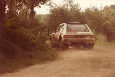 Jean-Pierre Nicolas - Charley Pasquier
26º Rallye San Remo 1984. Peugeot 205 Turbo 16 (123 FBL 75). Clasificado 5º.

Del 30 de Septiembre al 5 de Octubre, Sanremo, Liguria, Imperia, Italia.
Superficie: asfalto -tierra.

El Rally tenia un total de 2546.29 km de los que 807.69 km divididos en 56 tramos eran especiales, (2 de ellas fueron canceladas SS7 Sante Luce de 12,30 km y SS26 Chiusdino 2 de 17,41 Km).

Se inscribieron 104 equipos, tomaron la salida 100, finalizaron 35.@
Palabras clave: ;Peugeot;Turbo;Grupo_B;Sanremo;1984