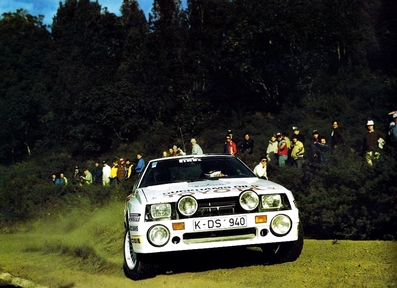 Bjorn Waldegard - Hans Thorszelius
14º Sanyo Rally de Nueva Zelanda 1984. Toyota celica Twincam Turbo (K-DS 940). Clasificado 5º.

Del 23 al 26 de Junio, Auckland, Nueva Zelanda.
Superficie: tierra.

El Rally tenia un total de 2626 km de los que 1044 km divididos en 45 tramos eran especiales.

Tomaron la salida 63 equipos, finalizaron 35.@

Palabras clave: ;Toyota;Celica;TCT;Grupo_B;1984