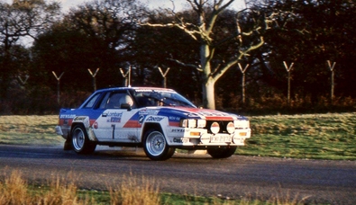 Timo Salonen - Seppo Harjanne
33º Lombard RAC Rally 1984. Nissan 240RS, (FXI 2372). Clasificado 6º.

Del 25 al 29 de Noviembre, Chester, Cheshire, Inglaterra, Reino Unido.
Superficie: tierra.

El Rally tenia un total de 3232.00 km de los que 868.54 km divididos en 56 tramos eran especiales.

Se inscribieron 124 equipos, tomaron la salida 119, finalizaron 52.@
Palabras clave: Timo_Salonen;Seppo_Harjanne;Nissan;t;Grupo_B;Gran_Bretaña;1984;RAC_Rally