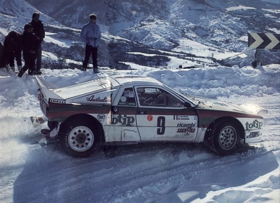 Massimo (Miki) Biasion - Tiziano Siviero
52º Rallye Automobile de Monte-Carlo 1984. Lancia Rally 037 (TO W67773). Clasificado 6º.
Jolly Club Totip

Del 21 al 27 de Enero, Monte-Carlo.
Superficie: asfalto - nieve.

El Rally tenia un total de 3328.90 km de los que 753.20 km divididos en 30 tramos eran especiales (4 de ellas fueron canceladas SS3 St Jean en Royans de 39 Km, SS11 Les Savoyons - Sigoyer de 32 Km, SS12 Pont sur Barrage du Sautet de 18,40 Km, SS13 Chateau d'Ancelle - La Batie Neuve de 11,20 Km).

Se inscribieron 222 equipos, tomaron la salida 209, finalizaron 120.@
Palabras clave: Lancia;Grupo_B;Montecarlo;1984;nieve