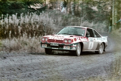 Jimmy McRae - Mike Nicholson
33º Lombard RAC Rally 1984. Opel Manta 400 (WIA 5958). Clasificado 7º.

Del 25 al 29 de Noviembre, Chester, Cheshire, Inglaterra, Reino Unido.
Superficie: tierra.

El Rally tenia un total de 3232.00 km de los que 868.54 km divididos en 56 tramos eran especiales.

Se inscribieron 124 equipos, tomaron la salida 119, finalizaron 52.@
Palabras clave: Jimmy_McRae;Opel;Manta;Grupo_B;Gran_Bretaña;1984;RAC_Rally