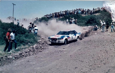 Giorgios Moschous - Alexandros Konstantakatos (Simetra II)
31º Rothmans Acropolis Rally 1984. Nissan 240RS. (E^ XP 17355) Clasificado 8º.

Del 26 al 31 de Mayo, Atenas, Grecia.
Superficie: tierra.

El Rally tení­a un total de 2265 km, de los que 796.62 km divididos en 47 tramos eran especiales.

Tomaron la salida 104 equipos, finalizaron 32.@
Palabras clave: Nissan;Grupo_B;Acropolis;Grecia;1984