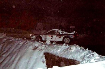 Markku Alén - Ilkka Kivimäki
52º Rallye Automobile de Monte-Carlo 1984. Lancia Rally 037 (TO W67785). Clasificado 8º.

Del 21 al 27 de Enero, Monte-Carlo.
Superficie: asfalto - nieve.

El Rally tenia un total de 3328.90 km de los que 753.20 km divididos en 30 tramos eran especiales, (4 de ellas fueron canceladas SS3 St Jean en Royans de 39 Km, SS11 Les Savoyons - Sigoyer de 32 Km, SS12 Pont sur Barrage du Sautet de 18,40 Km, SS13 Chateau d'Ancelle - La Batie Neuve de 11,20 Km).

Se inscribieron 222 equipos, tomaron la salida 209, finalizaron 120.@
Palabras clave: Markku_Alen;Ilkka_Kivimaki;Lancia;Grupo_B;Montecarlo;1984