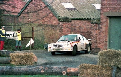 William Robert (Bertie) Fisher - Austin Frazer
33º Lombard RAC Rally 1984. Opel Manta 400 (DIL 2307). Clasificado 9º.

Del 25 al 29 de Noviembre, Chester, Cheshire, Inglaterra, Reino Unido.
Superficie: tierra.

El Rally tenia un total de 3232.00 km de los que 868.54 km divididos en 56 tramos eran especiales.

Se inscribieron 124 equipos, tomaron la salida 119, finalizaron 52.@
Palabras clave: Opel;Manta;Grupo_B;Gran_Bretaña;1984;RAC_Rally;Inglaterra
