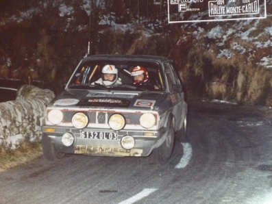 Philippe Bugalski - Dominique Perruchon
52º Rallye Automobile de Monte-Carlo 1984. Volkswagen Golf GTI. Clasificado 88º.
El Rally tenia un total de 3499 km de los que 722 km divididos en 30 tramos, eran especiales, (4 de ellas fueron cancxeladas SS3 St Jean en Royans de 39 Km, SS11 Les Savoyons - Sigoyer de 32 Km, SS12 Pont sur Barrage du Sautet de 18,40 Km, SS13 Chateau d'Ancelle - La Batie Neuve de 11,20 Km).
Se inscribieron 222 participantes, tomaron la salida 209, finalizaron 120.@
Palabras clave: ;Dominique_Perruchon;Volkswagen;Golf;GTI;Montecarlo;1984