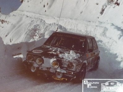 Philippe Bugalski - Dominique Perruchon
52º Rallye Automobile de Monte-Carlo 1984. Volkswagen Golf I GTi 1.6 (6132 QL 03). Clasificado 88º.

Del 21 al 27 de Enero, Monte-Carlo.
Superficie: asfalto - nieve.

El Rally tenia un total de 3328.90 km de los que 753.20 km divididos en 30 tramos eran especiales, (4 de ellos fueron canceladas SS3 St Jean en Royans de 39 Km, SS11 Les Savoyons - Sigoyer de 32 Km, SS12 Pont sur Barrage du Sautet de 18,40 Km, SS13 Chateau d'Ancelle - La Batie Neuve de 11,20 Km).

Se inscribieron 222 equipos, tomaron la salida 209, finalizaron 120.@
Palabras clave: Philippe_Bugalski;Dominique_Perruchon;Volkswagen;Golf;GTI;Montecarlo;1984;nieve