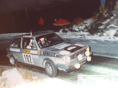 Philippe Bugalski - Dominique Perruchon
52º Rallye Automobile de Monte-Carlo 1984. Volkswagen Golf I GTi 1.6 (6132 QL 03). Clasificado 88º.

Del 21 al 27 de Enero, Monte-Carlo.
Superficie: asfalto - nieve.

El Rally tenia un total de 3328.90 km de los que 753.20 km divididos en 30 tramos eran especiales, (4 de ellos fueron canceladas SS3 St Jean en Royans de 39 Km, SS11 Les Savoyons - Sigoyer de 32 Km, SS12 Pont sur Barrage du Sautet de 18,40 Km, SS13 Chateau d'Ancelle - La Batie Neuve de 11,20 Km).

Se inscribieron 222 equipos, tomaron la salida 209, finalizaron 120.@
Palabras clave: Philippe_Bugalski;Dominique_Perruchon;Volkswagen;Golf;GTI;Montecarlo;1984