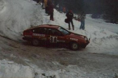 Jacques Panciatici - Françoise Sappey
52º Rally Automobile de Monte-Carlo 1984. Alfa Romeo GTV6. Clasificado 92º.

Del 21 al 27 de Enero, Monte-Carlo.
Superficie: asfalto - nieve.

El Rally tenia un total de 3328.90 km de los que 753.20 km divididos en 30 tramos eran especiales, (4 de ellos fueron canceladas SS3 St Jean en Royans de 39 Km, SS11 Les Savoyons - Sigoyer de 32 Km, SS12 Pont sur Barrage du Sautet de 18,40 Km, SS13 Chateau d'Ancelle - La Batie Neuve de 11,20 Km).

Se inscribieron 222 equipos, tomaron la salida 209, finalizaron 120.@
Palabras clave: Jacques_Panciatici;Françoise_Sappey;Alfa_Romeo;Alfa_Romeo;GTV6;Montecarlo;1984;nieve