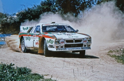 Adartico Vudafieri - Luigi Pirollo
7º Rally Costa Smeralda 1984. Lancia Rally 037. Abandonó por motor.
Jolly Club

Del 26 al 29 de Abril, Porto Cervo, Costa Esmeralda, Cerdeña, Italia.
Superficie: tierra.

El Rally tenia 43 tramos especiales (uno de ellos fue cancelado).

Tomaron la salida 72 equipos, finalizaron 20.

Foto de Claudio Cavion
@@
Palabras clave: Lancia;Grupo_B;Costa_Smeralda;1984;Esmeralda