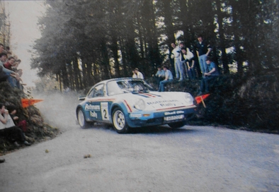 Henri Toivonen - Ian Grindrod
45º Rothmans Circuit of Ireland 1984. Porsche 911 SC RS (A815 CCF). Abandonó por la caja de cambios en SS44 Roscat Hill de 16.45 km.

Del 19 al 24 de Abril, Belfast, Ulster, Irlanda.
Superficie: asfalto.

El Rally constaba de 5 etapas con un total de 977.38 km cronometrados divididos en 55 tramos especiales (1 de ellos fue cancelado SS14 Malahide de 8.92 km).

Tomaron la salida 78 equipos, finalizaron 36.@
Palabras clave: Henri_Toivonen;Porsche;Grupo_B;Ireland;Irlanda;1986