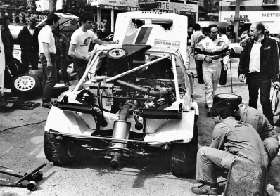 Asistencia Equipo Peugeot Talbot Sport en el 28º Tour de Corse - Rallye de France 1984
En el Peugeot 205 Turbo 16 (323 EXA 75) de Ari Vatanen - Terry Harryman. Abandonó por accidente SS19 Corbara - Calenzana de 23.90 Km.

Debut del Peugeot 205 T16 en el Mundial de Rallyes.

Del 3 al 5 de Mayo, Ajaccio, Córcega, Francia.
Superficie: asfalto.

El Rally tenia un total de 1618 km de los que 1130.9 km divididos en 30 tramos eran especiales.

Se inscribieron 158 equipos, tomaron la salida 155, finalizaron 57.@
Palabras clave: Peugeot;Grupo_B;Corcega;Asistencias;1984;Corse;Asistencias;Debut