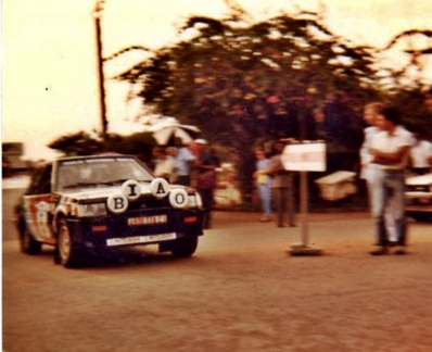 Eugene Salim - Clement Konan
16º Rally Cote d'Ivoire 1984. Mitsubishi Lancer 2000 Turbo. Excluido por perder papeles de control al finalizar TC35.

Del 31 de Octubre al 4 de Noviembre, Africa.
Superficie: tierra.

El Rally constaba de 4 etapas con un total de 4012 km y 46 controles horarios.

Tomaron la salida 50 equipos, finalizaron 6.@
Palabras clave: Mitsubishi;Lancer;Turbo;Grupo_B;Costa_Marfil;1984