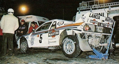 Asistencia del Equipo Martini Racing en el 52º Rallye Automobile de Monte-Carlo 1984
En el Lancia Rally 037 (TO W67772) de Jean-Claude Andruet - Sergio Cresto.
Excluido por capó abierto en parque cerrado.

Del 21 al 27 de Enero, Monte-Carlo.
Superficie: asfalto - nieve.

El Rally tenia un total de 3499 km de los que 722 km divididos en 30 tramos, eran especiales (4 de ellas fueron canceladas SS3 St Jean en Royans de 39 Km, SS11 Les Savoyons - Sigoyer de 32 Km, SS12 Pont sur Barrage du Sautet de 18,40 Km, SS13 Chateau d'Ancelle - La Batie Neuve de 11,20 Km).

Se inscribieron 222 equipos, tomaron la salida 209, finalizaron 120.@
Palabras clave: ;Lancia;Rally;Montecarlo;nieve;1984;Grupo_B;Asistencias