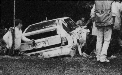 Walter Röhrl - Christian Geistdörfer
26º Rallye Sanremo 1984. Audi Sport Quattro S1 (IN-NY 39). Abandonó por accidente en SS49 Ronde de 46,55 Km.
Audi Sport

Del 30 de Septiembre al 5 de Octubre, Sanremo, Liguria, Imperia, Italia.
Superficie: asfalto -tierra.

El Rally tenia un total de 2546.29 km de los que 807.69 km divididos en 56 tramos eran especiales, (2 de ellas fueron canceladas SS7 Sante Luce de 12,30 km y SS26 Chiusdino 2 de 17,41 Km).

Se inscribieron 104 equipos, tomaron la salida 100, finalizaron 35.@
Palabras clave: Walter_Röhrl;Audi;Sport;Quattro;Grupo_B;Sanremo;1984;Crash