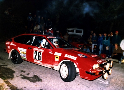 Yves Loubet - Jean Louis Merigot
26º Rally de Sanremo 1984. Alfa Romeo Alfetta GTV6. Abandonó por accidente, desconocemos en que prueba especial.
Gema Racing Team

Del 30 de Septiembre al 5 de Octubre, Sanremo, Liguria, Imperia, Italia.
Superficie: asfalto -tierra.

El Rally tenia un total de 2546.29 km de los que 807.69 km divididos en 56 tramos eran especiales, (2 de ellas fueron canceladas SS7 Sante Luce de 12,30 km y SS26 Chiusdino 2 de 17,41 Km).

Se inscribieron 104 equipos, tomaron la salida 100, finalizaron 35.@
Palabras clave: Yves_Loubet;Sanremo;Alfa;Romeo;Alfetta;GTV6;1984