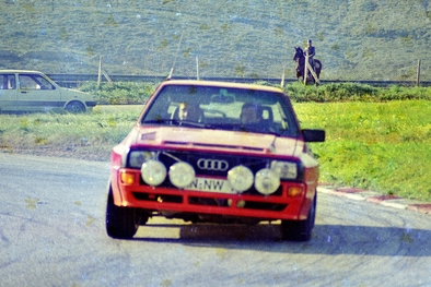 Jean Ragnotti
Si, si... Jean Ragnotti !!

Una vez finalizado el 18º Rallye de Portugal Vinho do Porto 1984, en el Circuito de karting de Estoril Jean Ragnotti probó el Audi Sport Quattro.
A su lado Patrick Landon, Jefe de equipo Renault Sport.

El Audi era el que Roland Gumpert, Jefe del Equipo Audi Sport, hací­a servir para ir de una prueba a otra.

© Pablo Monteiro
@
Palabras clave: Audi;Estoril;Portugal;1984;Pruebas