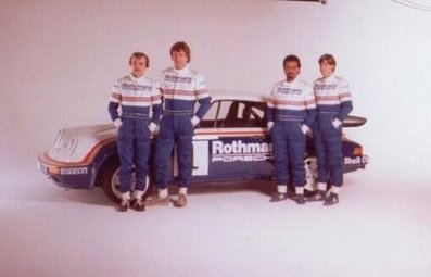 Equipo Rothmans Porsche Rally Team 1984
Porsche 911 SC RS
Henri Toivonen - Ian Grindrod y Saeed Al-Hajri - John Spiller.
Durante el transcurso de esta temporada Juha Piironen sustituyo a Ian Grindrod como copiloto Henri Toivonen.
Palabras clave: Porsche;Personajes;Henri_Toivonen;1984