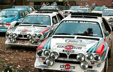 34º Lombard Rac Rally 1985
LANCIA'S DELTA S4 "Martini Racing"

Debut con victoria consiguiendo los dos primeros puestos del podium.

1º Henri Toivonen - Neil Wilson y 2º a +56' Markku Alén - Ilkka Kivimaki.

3º a +2' 27" quedó el MG Metro 6R4 de Tony Pond - Rob Arthur.

Del 24 al 28 de Noviembre, Nottingham, Inglaterra.
Superficie: tierra.

El Rally tenia un total de 3507 km de los que 896.98 km divididos en 65 tramos eran especiales, (2 de ellas fueron canceladas, SS43 Kielder Forest - Ogre Hill de 12,02 Km y SS64 Nuss de 8,79 Km).

Tomaron la salida 155 equipos, finalizaron 62.
@
Palabras clave: Henri_Toivonen;Markku_Alen;Lancia;Delta;Grupo_B;Parque_Cerrado;Lombard_RAC_Rally;Gran_Bretaña;1985;Debut