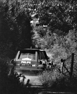Jean Ragnotti - Pierre Thimonier
29º Tour de Corse - Rallye de France 1985. Renault 5 Maxiturbo (9489 YB 91). Clasificado 1º.

Del 2 al 4 de Mayo, Ajaccio, Córcega, Francia.
Superficie: asfalto.

El Rally tenia un total de 1603.00 km de los que 1122.25 km divididos en 30 tramos eran especiales (1 de ellos fue cancelado, SS5 Sartene - Zonza de 44.23 km, por el fatal accidente de Attilio Bettega en el tramo anterior, SS4 Zerubia - Santa Giulia de 30.60 km).

Tomaron la salida 139 equipos, finalizaron 45.@
Palabras clave: ;Renault;Maxiturbo;Grupo_B;Corcega;1985;Corse