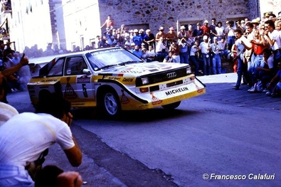Walter Röhrl - Christian Geistdörfer
27º Rally Sanremo 1985. Audi Sport Quattro S1 E2 (IN-NM 7). Clasificado 1º.

Del 29 de Septiembre al 4 de Octubre, Sanremo, Liguria, Imperia, Italia.
Superficie: asfalto - tierra.

El Rally tenia un total de 2340.56 km, de los que 696.90 km divididos en 45 tramos eran especiales (2 de ellos fueron cancelados SS20 Murio 1 de 9.12 km, SS36 Ronde 1 de 37.22 km).

Tomaron la salida 98 equipos, finalizaron 33.

SS Chiusdino.
© Francesco Calafuri.
@
Palabras clave: Audi;Sport;Quattro;Sanremo;1985;Grupo_B;Chiusdino