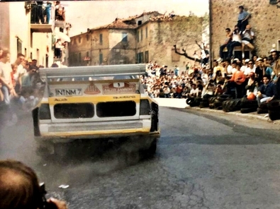 Walter Röhrl - Christian Geistdörfer
27º Rally Sanremo 1985. Audi Sport Quattro S1 E2 (IN-NM 7). Clasificado 1º.

Del 29 de Septiembre al 4 de Octubre, Sanremo, Liguria, Imperia, Italia.
Superficie: asfalto - tierra.

El Rally tenia un total de 2340.56 km, de los que 696.90 km divididos en 45 tramos eran especiales (2 de ellos fueron cancelados SS20 Murio 1 de 9.12 km, SS36 Ronde 1 de 37.22 km).

Tomaron la salida 98 equipos, finalizaron 33.

"Chiusdino".
@
Palabras clave: Walter_Röhrl;Audi;Quattro;Sport;Grupo_B;Sanremo;1985;Chiusdino