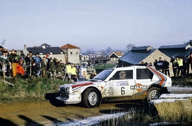 Henri Toivonen - Neil Wilson
34º Lombard RAC Rally 1985. Lancia Delta S4 (A6 37353). Clasificado 1º.

Debut con victoria en el Mundial de Rallyes del Lancia Delta S4.

Del 24 al 28 de Noviembre, Nottingham, Inglaterra.
Superficie: tierra.

El Rally tenia un total de 3507 km de los que 896.98 km divididos en 65 tramos eran especiales, (2 de ellas fueron canceladas, SS43 Kielder Forest - Ogre Hill de 12,02 Km y SS64 Nuss de 8,79 Km).

Tomaron la salida 155 equipos, finalizaron 62.@
Palabras clave: Henri_Toivonen;Lancia;Delta;Grupo_B;Gran_Bretaña;1985;Lombard_RAC_Rally;Inglaterra;Debut