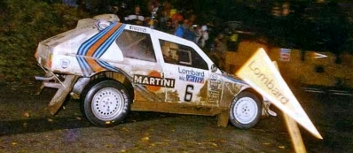 Henri Toivonen - Neil Wilson
34º Lombard RAC Rally 1985. Lancia Delta S4 (A6 37353). Clasificado 1º.

Debut con victoria en el Mundial de Rallyes del Lancia Delta S4.

Del 24 al 28 de Noviembre, Nottingham, Inglaterra.
Superficie: tierra.

El Rally tenia un total de 3507 km de los que 896.98 km divididos en 65 tramos eran especiales, (2 de ellas fueron canceladas, SS43 Kielder Forest - Ogre Hill de 12,02 Km y SS64 Nuss de 8,79 Km).

Tomaron la salida 155 equipos, finalizaron 62.@
Palabras clave: Henri_Toivonen;Lancia;Delta;Grupo_B;Gran_Bretaña;1985;RAC_Rally