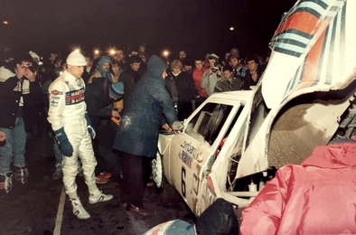 Asistencia del Equipo Martini Racing en el 34º Lombard RAC Rally 1985
En el Lancia Delta S4 (A6 37353) de Henri Toivonen - Neil Wilson, clasificado 1º.

Debut con victoria en el Mundial de Rallyes del Lancia Delta S4.

Del 24 al 28 de Noviembre, Nottingham, Inglaterra.
Superficie: tierra.

El Rally tenia un total de 3507.00 km de los que 896.98 km divididos en 65 tramos eran especiales, (2 de ellos fueron canceladas, SS43 Kielder Forest - Ogre Hill de 12,02 Km y SS64 Nuss de 8,79 Km).

Tomaron la salida 155 equipos, finalizaron 62.@
Palabras clave: Henri_Toivonen;Lancia;Delta;S4;Grupo_B;Inglaterra;1985;RAC_Rally;Asistencias;Personajes