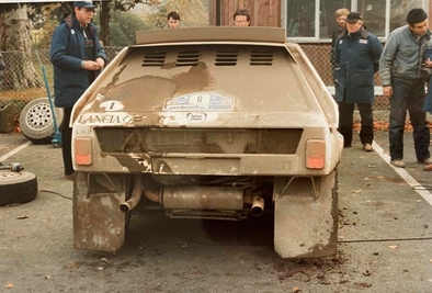 Henri Toivonen - Neil Wilson
34º Lombard RAC Rally 1985. Lancia Delta S4 (A6 37353). Clasificado 1º.

Debut con victoria en el Mundial de Rallyes del Lancia Delta S4.

Del 24 al 28 de Noviembre, Nottingham, Inglaterra.
Superficie: tierra.

El Rally tenia un total de 3507 km de los que 896.98 km divididos en 65 tramos eran especiales, (2 de ellas fueron canceladas, SS43 Kielder Forest - Ogre Hill de 12,02 Km y SS64 Nuss de 8,79 Km).

Tomaron la salida 155 equipos, finalizaron 62.@
Palabras clave: Henri_Toivonen;Lancia;Delta;Grupo_B;Gran_Bretaña;1985;Lombard_RAC_Rally;Inglaterra;Debut