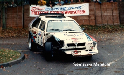 Henri Toivonen - Neil Wilson
34º Lombard RAC Rally 1985. Lancia Delta S4 (A6 37353). Clasificado 1º.

Debut con victoria en el Mundial de Rallyes del Lancia Delta S4.

Del 24 al 28 de Noviembre, Nottingham, Inglaterra.
Superficie: tierra.

El Rally tenia un total de 3507 km de los que 896.98 km divididos en 65 tramos eran especiales, (2 de ellas fueron canceladas, SS43 Kielder Forest - Ogre Hill de 12,02 Km y SS64 Nuss de 8,79 Km).

Tomaron la salida 155 equipos, finalizaron 62.@
Palabras clave: Henri_Toivonen;Lancia;Delta;Grupo_B;Gran_Bretaña;1985;RAC_Rally