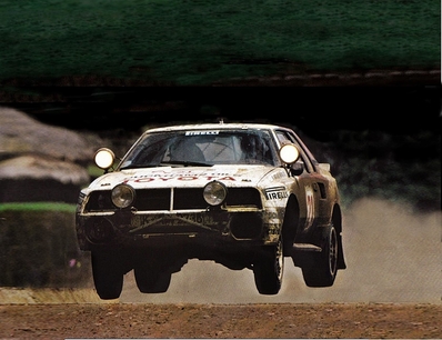Juha Kankkunen - Fred Gallagher
33º Marlboro Safari Rally 1985. Toyota Celica TCT (K-AM 3736). Clasificado 1º.

Del 4 al 8 de Abril, Nairobi, Kenya, África.
Superficie: tierra.

El Rally tenia un total de 5167.6 km con 88 controles horarios.

Tomaron la salida 71 equipos, finalizaron 20.@
Palabras clave: ;Toyota;Celica;TCT;Safari;Grupo_B;1985
