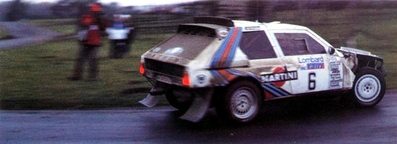 Henri Toivonen - Neil Wilson
34º Lombard RAC Rally 1985. Lancia Delta S4 (A6 37353). Clasificado 1º.

Debut con victoria en el Mundial de Rallyes del Lancia Delta S4.

Del 24 al 28 de Noviembre, Nottingham, Inglaterra.
Superficie: tierra.

El Rally tenia un total de 3507 km de los que 896.98 km divididos en 65 tramos eran especiales, (2 de ellas fueron canceladas, SS43 Kielder Forest - Ogre Hill de 12,02 Km y SS64 Nuss de 8,79 Km).

Tomaron la salida 155 equipos, finalizaron 62.@

Palabras clave: Henri_Toivonen;Lancia;Delta;Grupo_B;Gran_Bretaña;1985;debut;RAC_Rally