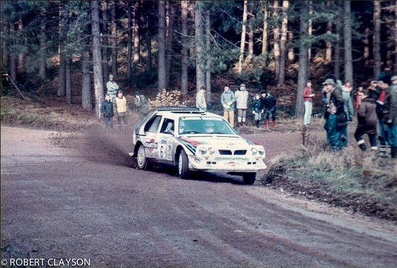 Henri Toivonen - Neil Wilson
34º Lombard RAC Rally 1985. Lancia Delta S4 (A6 37353). Clasificado 1º.

Debut con victoria en el Mundial de Rallyes del Lancia Delta S4.

Del 24 al 28 de Noviembre, Nottingham, Inglaterra.
Superficie: tierra.

El Rally tenia un total de 3507 km de los que 896.98 km divididos en 65 tramos eran especiales, (2 de ellas fueron canceladas, SS43 Kielder Forest - Ogre Hill de 12,02 Km y SS64 Nuss de 8,79 Km).

Tomaron la salida 155 equipos, finalizaron 62.@
Palabras clave: Henri_Toivonen;Lancia;Delta;S4;Grupo_B;Gran_Bretaña;1985;RAC_Rally