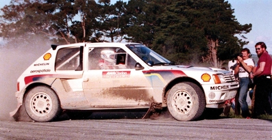 Timo Salonen - Seppo Harjanne
15º AWA Clarion Rally de Nueva Zelanda 1985. Peugeot 205 T16 (704 EXC 75). Clasificado 1º.

Del 29 de Junio al 2 de Julio, Auckland, Nueva Zelanda.
Superficie: tierra.

El Rally tenia un total de 2487.00 km de los que 935.50 km divididos en 48 tramos eran especiales, (2 de ellas fueron canceladas SS11 Ahuroa Puhoi Road de 12 Km y SS45 Bothwell Road de 25 Km).

Tomaron la salida 67 equipos, finalizaron 39.@

Palabras clave: Timo_Salonen;Peugeot;Grupo_B;Nueva_Zelanda;1985