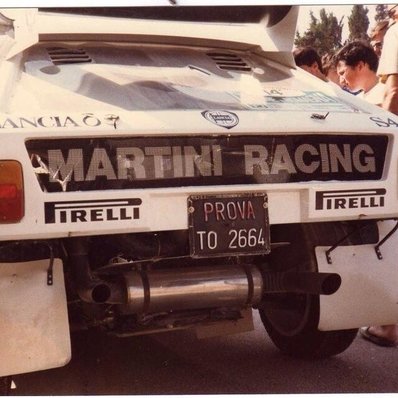 Markku Alén - Ilkka Kivimäki
14º Colline di Romagna 1985. Lancia Delta S4. Clasificado 1º.

Es la segunda aparición competitiva del Lancia.
La primera como Grupo B.

La anterior fue en el Rally 1000 Pistes (Francia) donde compitió con la calificación de prototipo.

La siguiente fue en el Lois Rally Algarve 1985 (30 octubre - 03 noviembre) antes de debutar en el Campeonato Mundial de Rallyes en el 34º Lombard RAC Rally de 1985 donde hicieron doblete, Henri 1º, Markku 2º.
@
Palabras clave: Lancia;Delta;Grupo_B;1985;Colline_Romagna