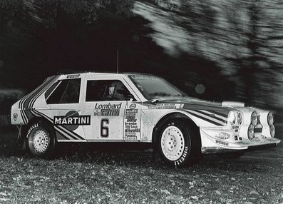 Henri Toivonen - Neil Wilson
34º Lombard RAC Rally 1985. Lancia Delta S4 (A6 37353). Clasificado 1º.

Debut con victoria en el Mundial de Rallyes del Lancia Delta S4.

Del 24 al 28 de Noviembre, Nottingham, Inglaterra.
Superficie: tierra.

El Rally tenia un total de 3507 km de los que 896.98 km divididos en 65 tramos eran especiales, (2 de ellas fueron canceladas, SS43 Kielder Forest - Ogre Hill de 12,02 Km y SS64 Nuss de 8,79 Km).

Tomaron la salida 155 equipos, finalizaron 62.@
Palabras clave: Henri_Toivonen;Lancia;Delta;Grupo_B;Gran_Bretaña;1985;debut;RAC_Rally