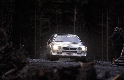 Henri Toivonen - Neil Wilson
34º Lombard RAC Rally 1985. Lancia Delta S4 (A6 37353). Clasificado 1º.

Debut con victoria en el Mundial de Rallyes del Lancia Delta S4.

Del 24 al 28 de Noviembre, Nottingham, Inglaterra.
Superficie: tierra.

El Rally tenia un total de 3507 km de los que 896.98 km divididos en 65 tramos eran especiales, (2 de ellas fueron canceladas, SS43 Kielder Forest - Ogre Hill de 12,02 Km y SS64 Nuss de 8,79 Km).

Tomaron la salida 155 equipos, finalizaron 62.@

Palabras clave: Henri_Toivonen;Lancia;Delta;Grupo_B;Gran_Bretaña;1985;debut